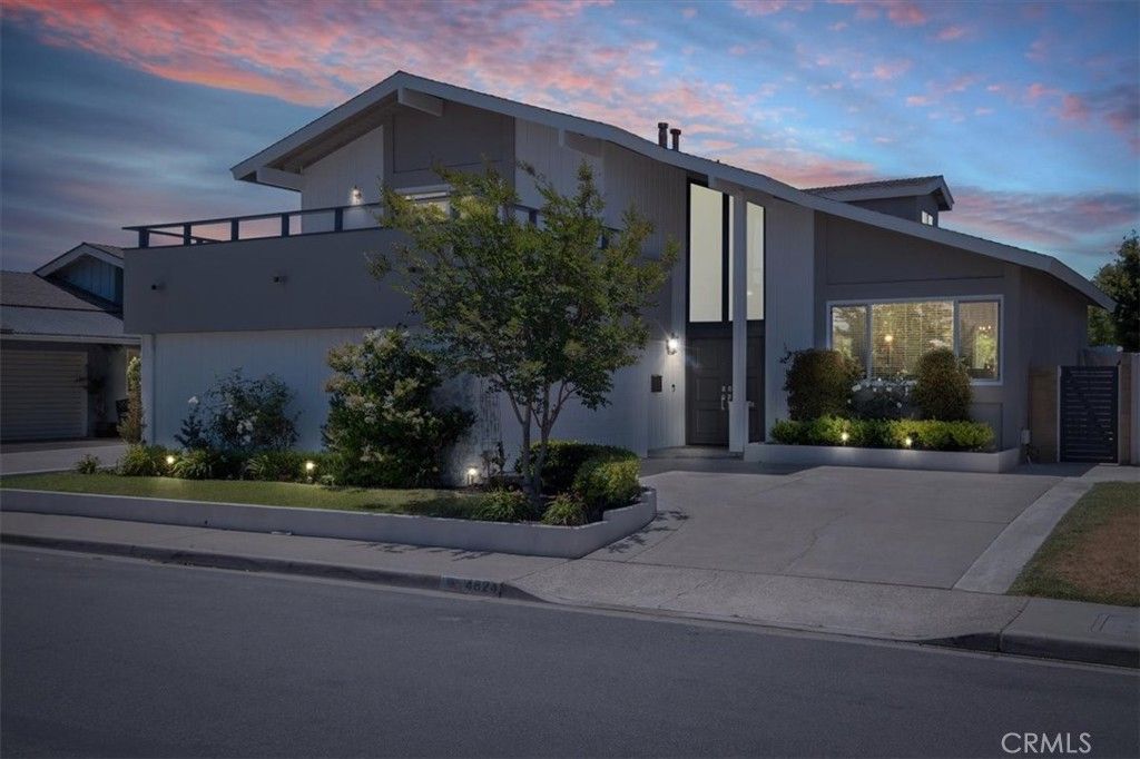 listing image 130725449425457752574