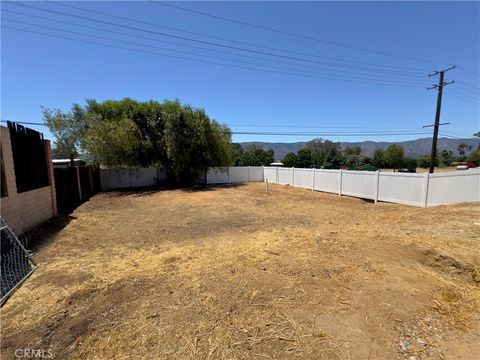 A home in Lake Elsinore