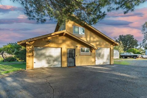 35745 Calle Nopal Temecula CA 92592