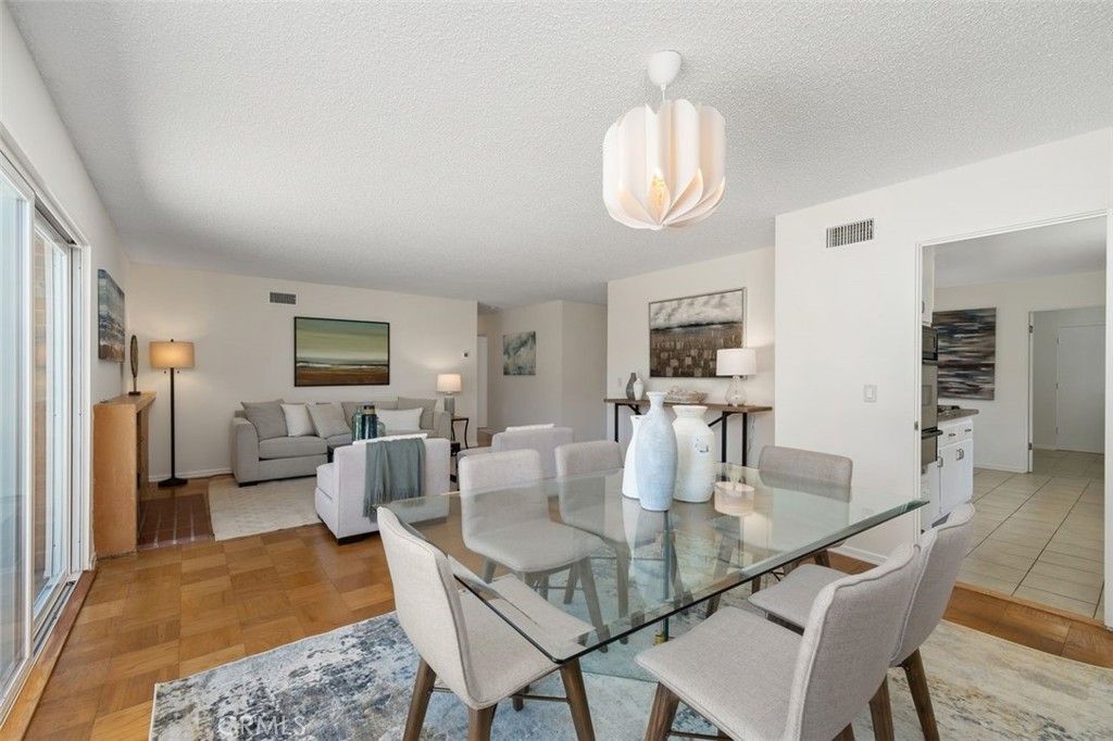 listing image 130728209300911477051