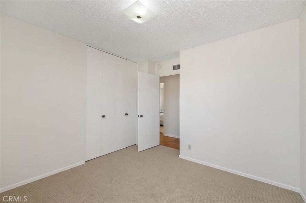 listing image 130722538801700496200