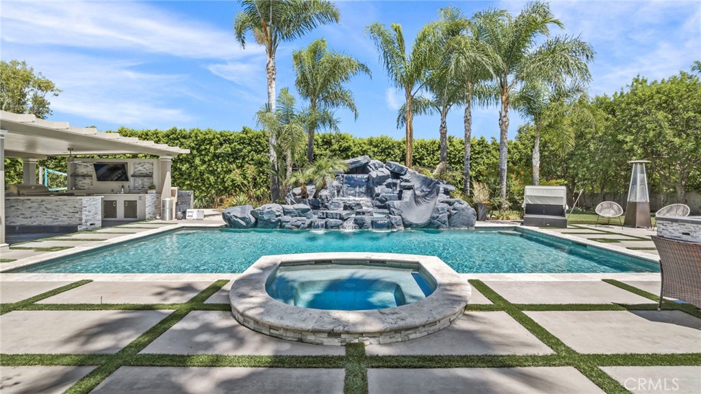 875 Encanto Street