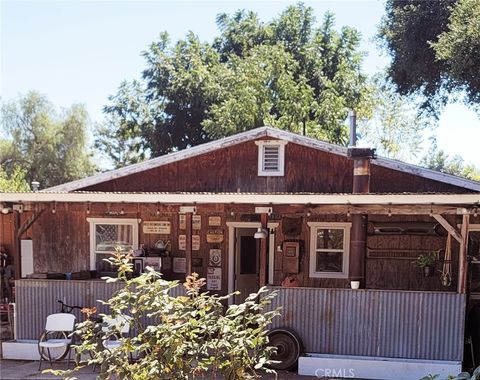 A home in Oak View