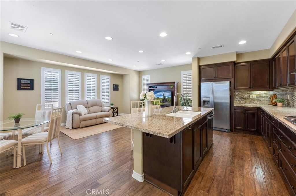 listing image 130729867331691092809