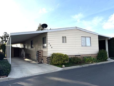300 Ridgelake Drive 46 Placentia CA 92870