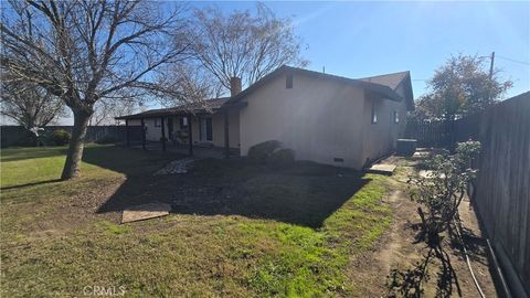 A home in Dos Palos