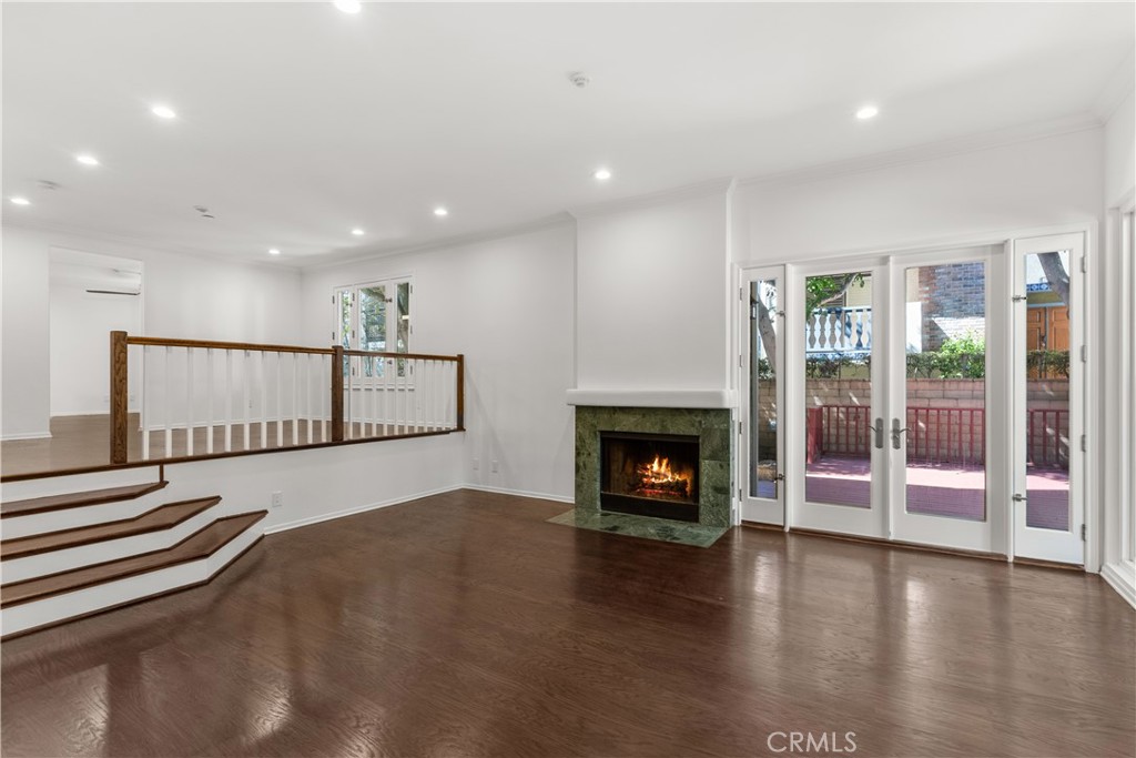 Photo 10 of 52 of 607 S Broadway 9A townhome