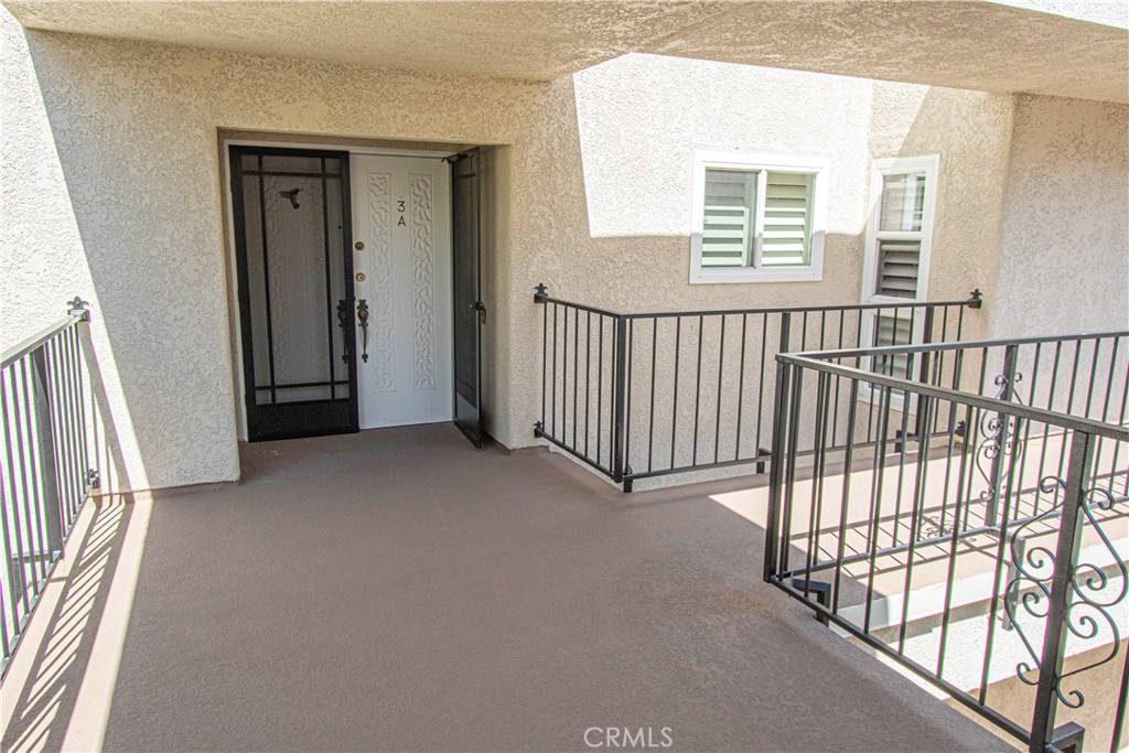 2391 Via Mariposa W 3A