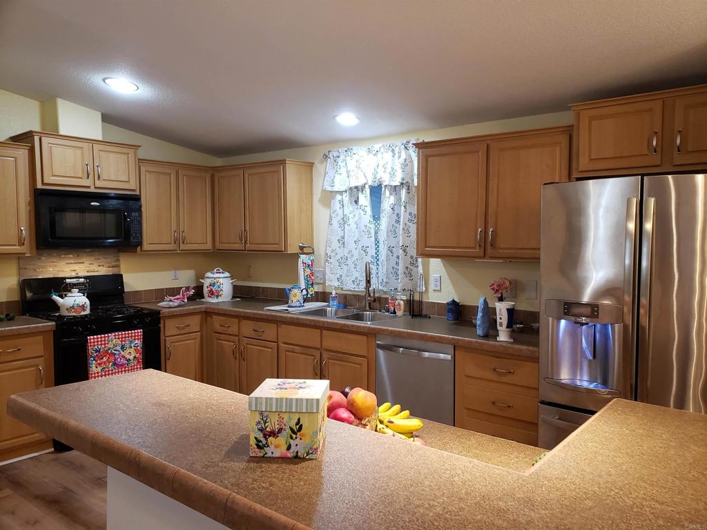 1010 E Bobier Drive 46