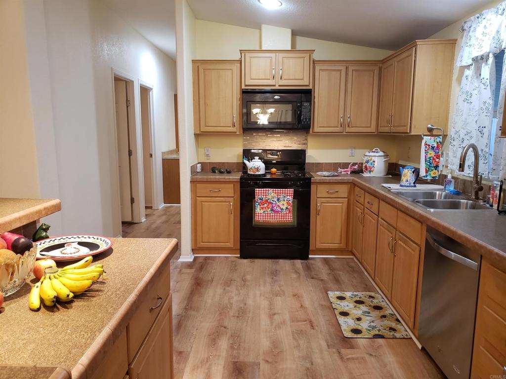 1010 E Bobier Drive 46