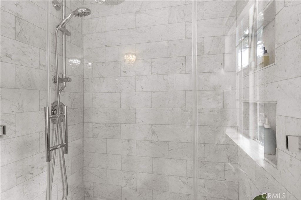 listing image 64