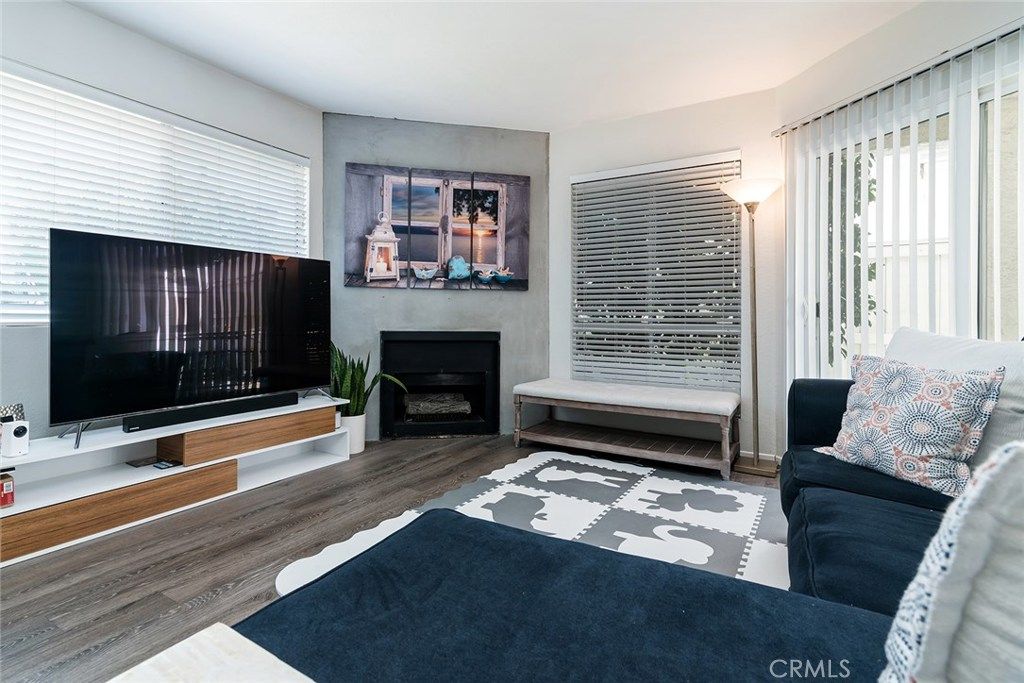 listing image 130727727463058726553