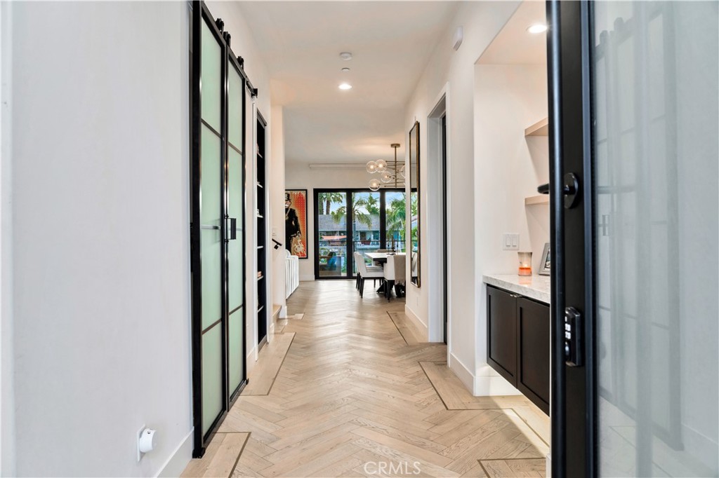 30327 Sea Horse Circle