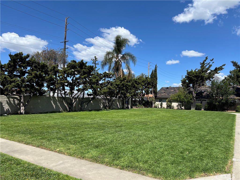 521 S Lyon Street 45