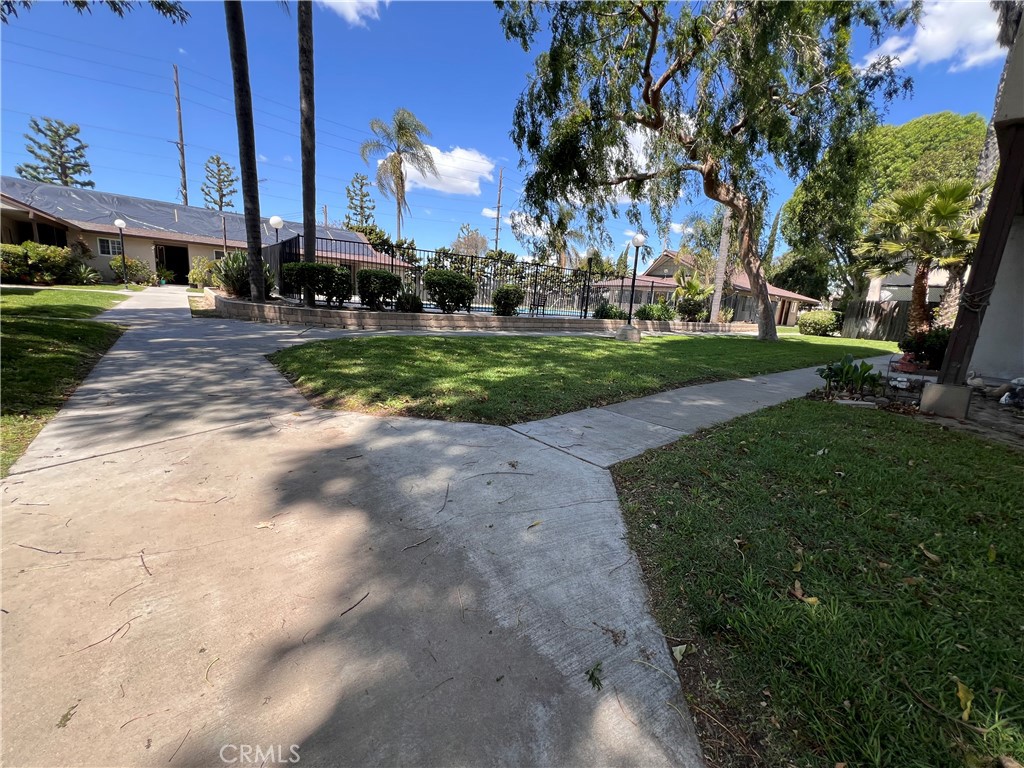 521 S Lyon Street 45