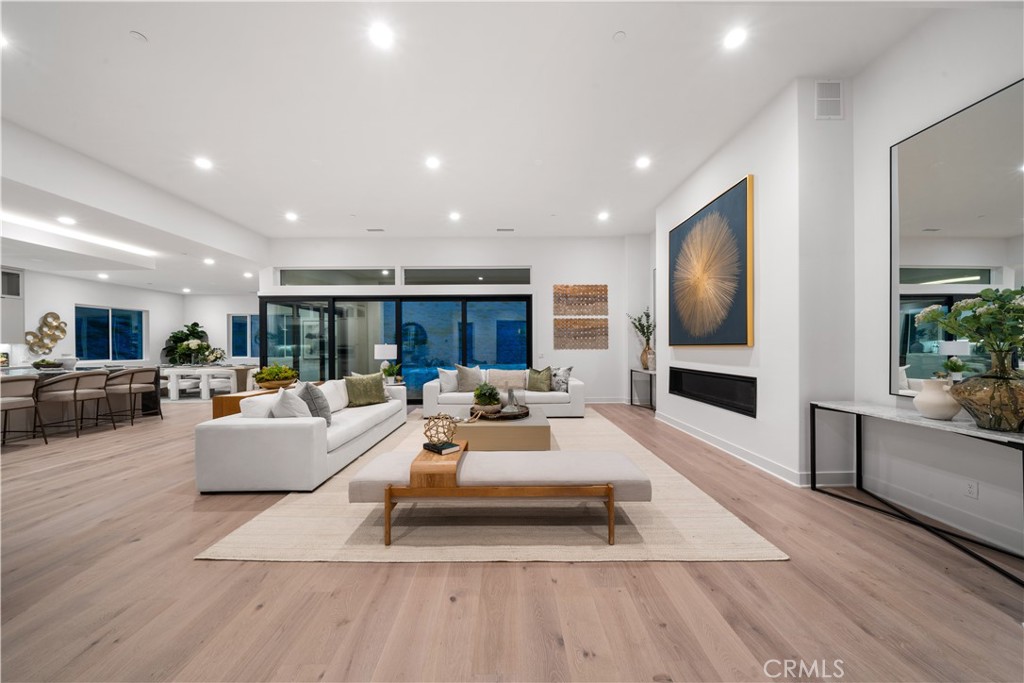 18302 Saddle Crest