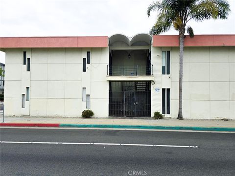 Photo of 13663 Prairie Avenue #E, Hawthorne, CA 90250 (MLS # SB24174755)