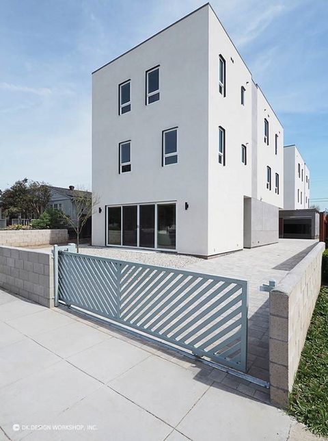 Photo of 2026 Federal Avenue, Los Angeles, CA 90025 (MLS # AR24240944) Photo of 2026 Federal Avenue, Los Angeles, CA 90025 (MLS # AR24240944)