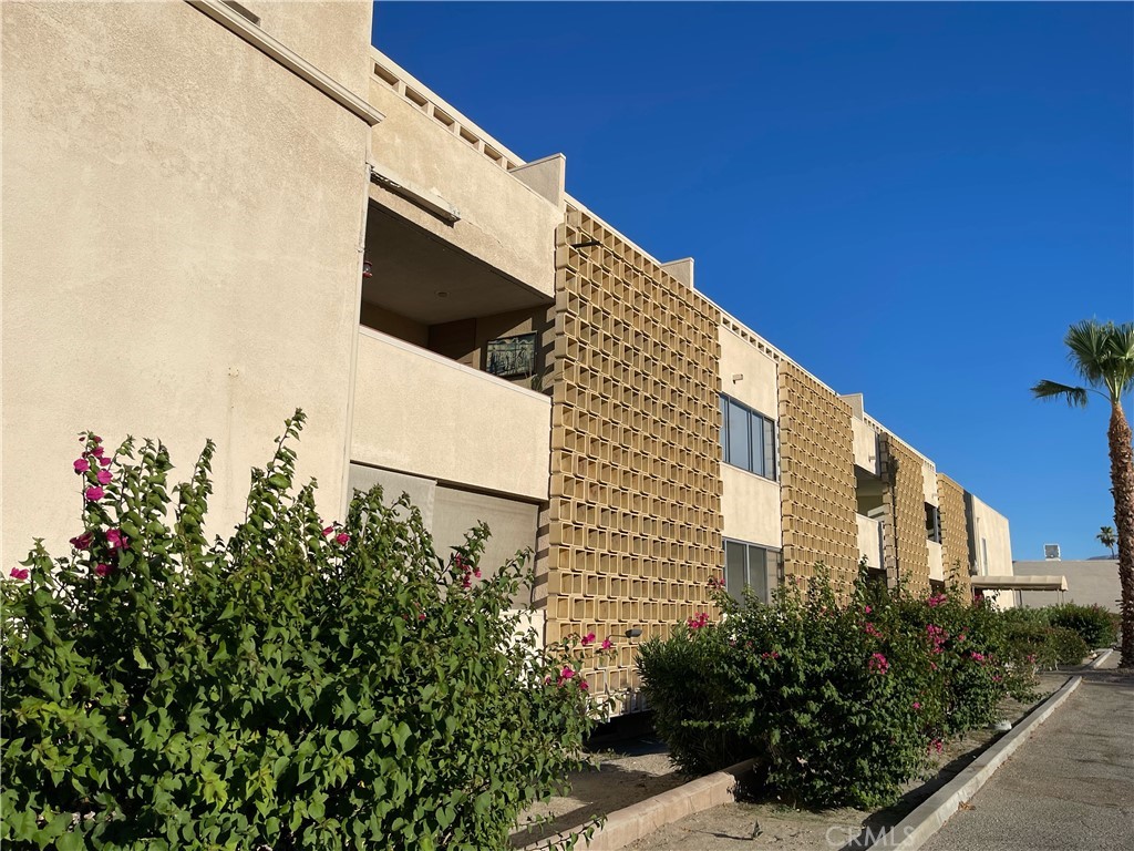 Photo 4 of 19 of 277 E Alejo Road P9 condo