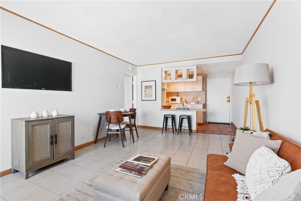 225 W 6th Street 515