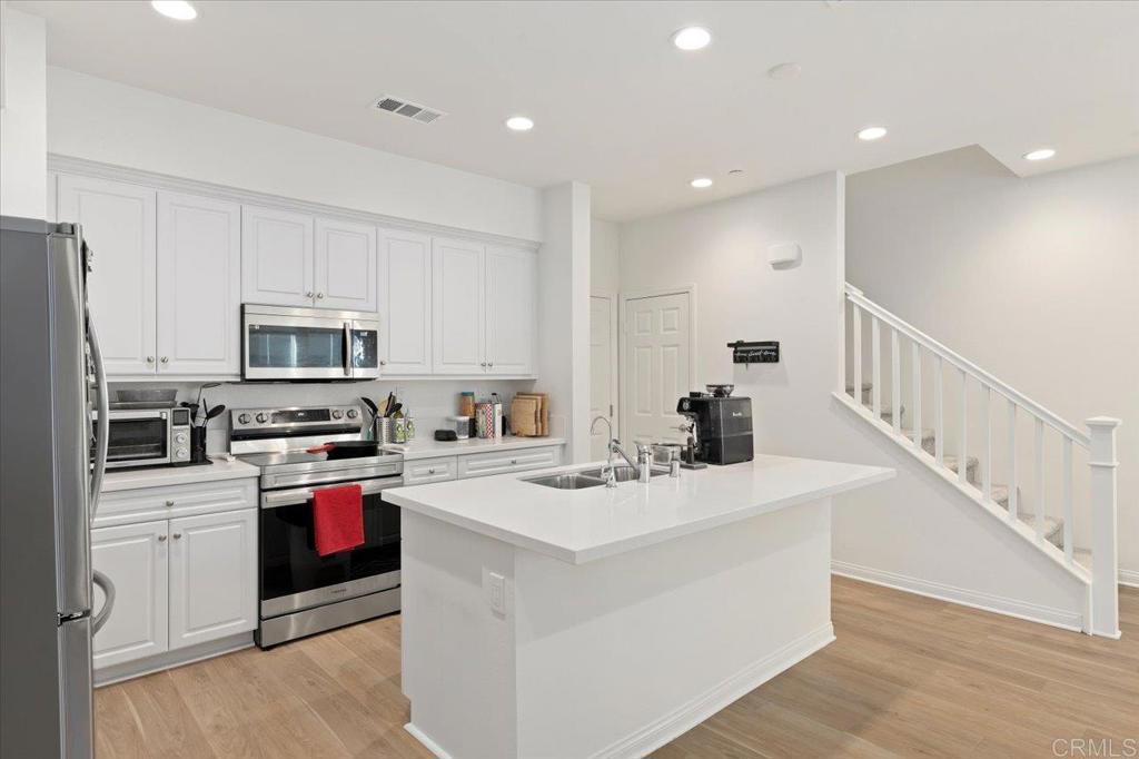 10741 Graphite St.
