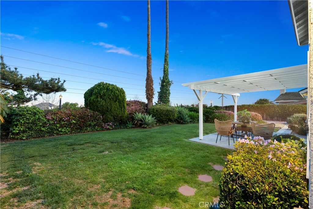 5722 Sunmist Drive