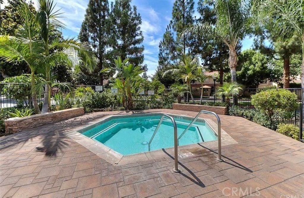 listing image 130725088942665588139