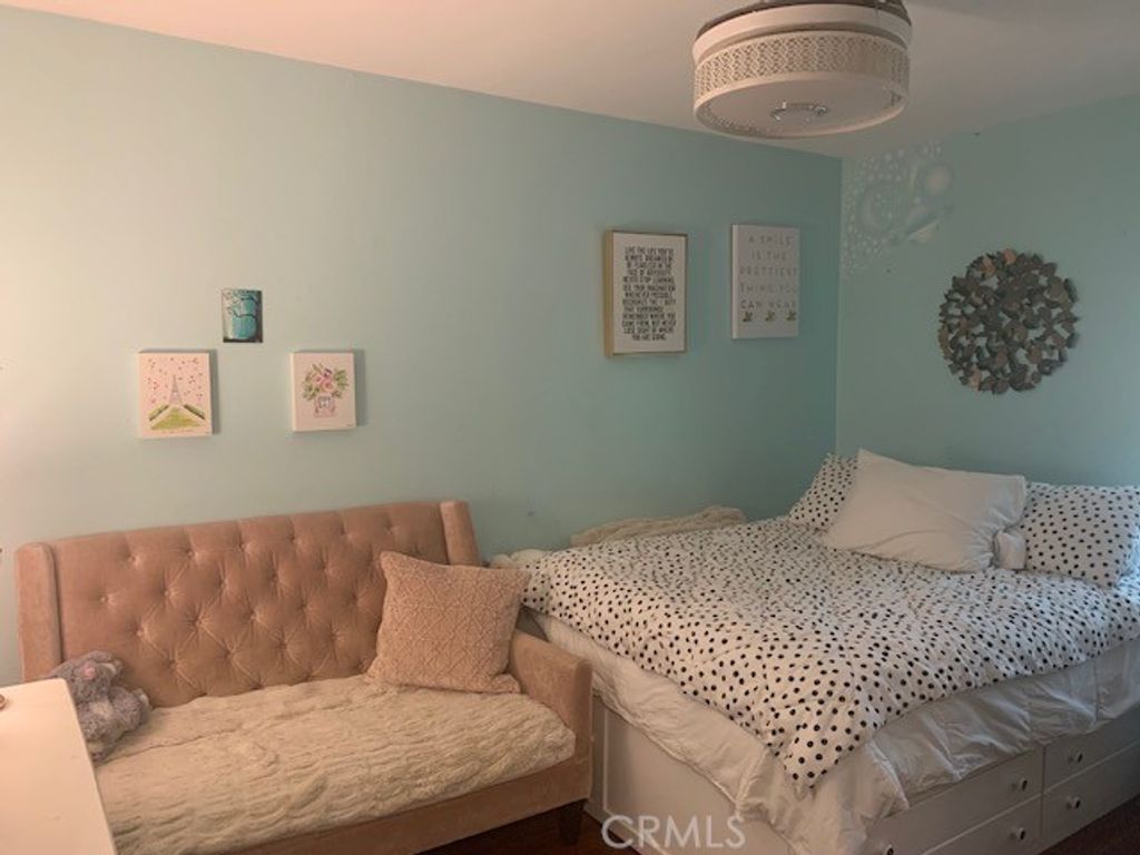 listing image 130727378965573814268