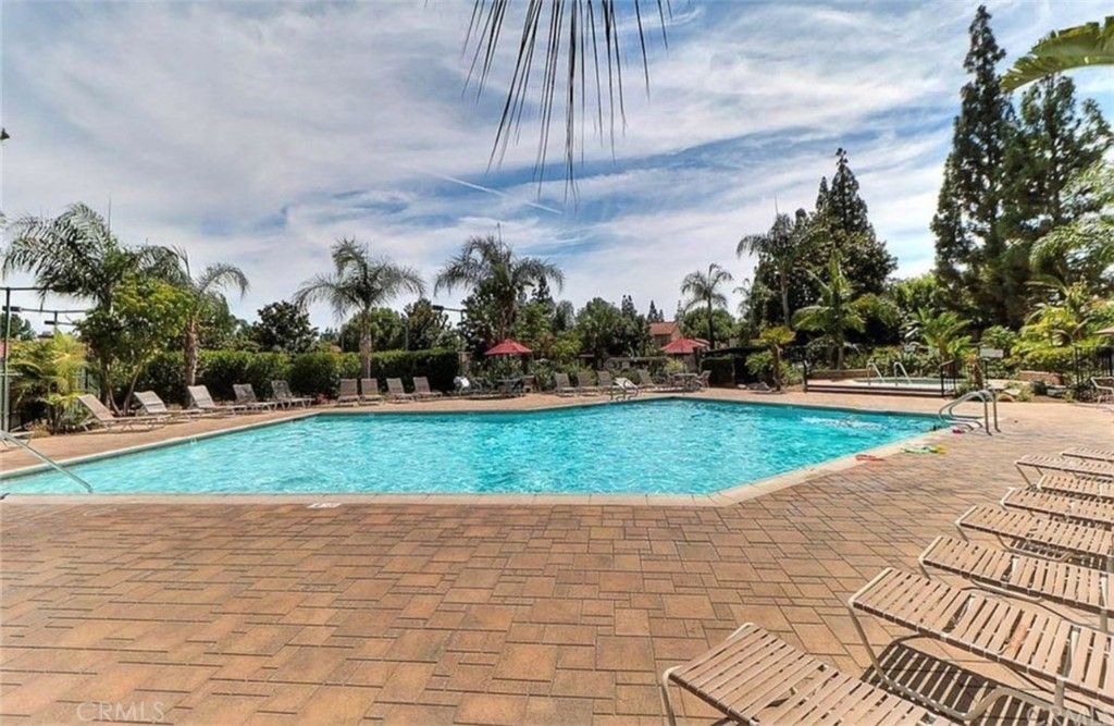 listing image 130721650737431607776