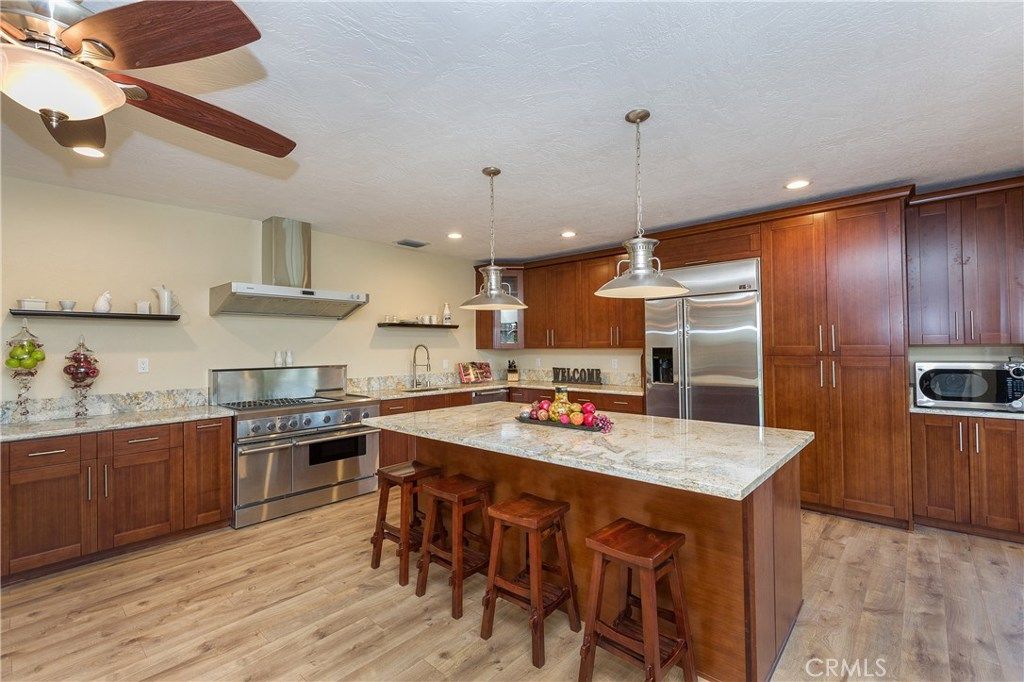 listing image 130722721493805852391