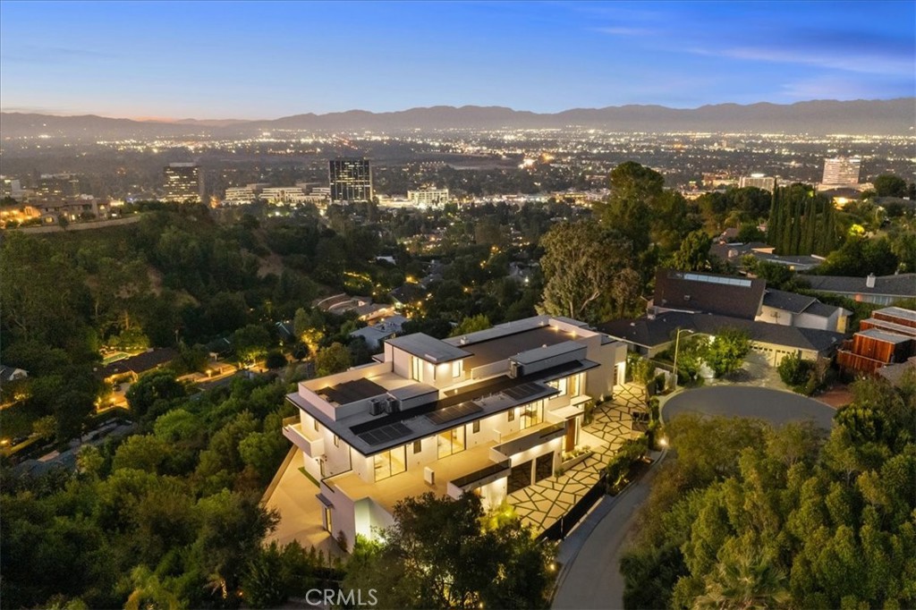 Properties 4 4125 Royal Crest Place