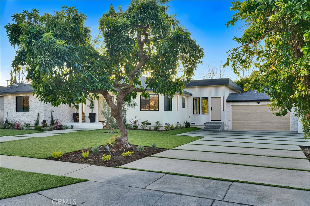 5939 Cahill Avenue