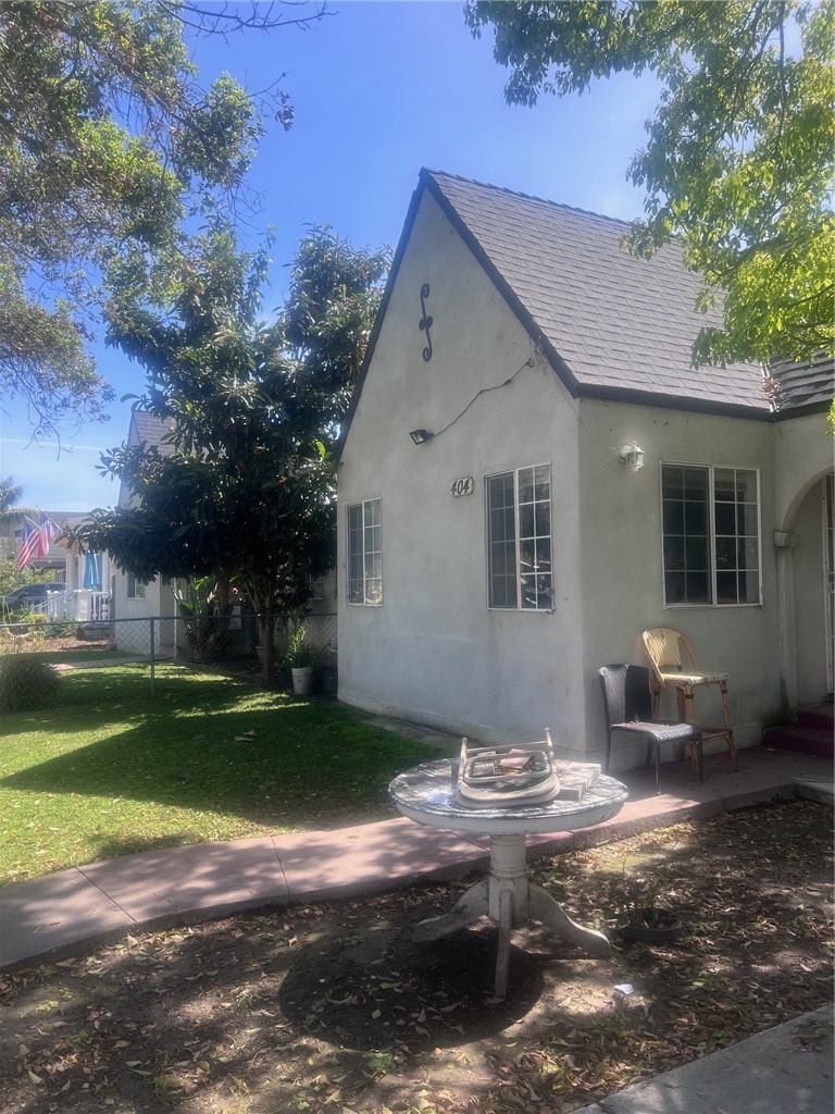 404 E Chestnut Avenue