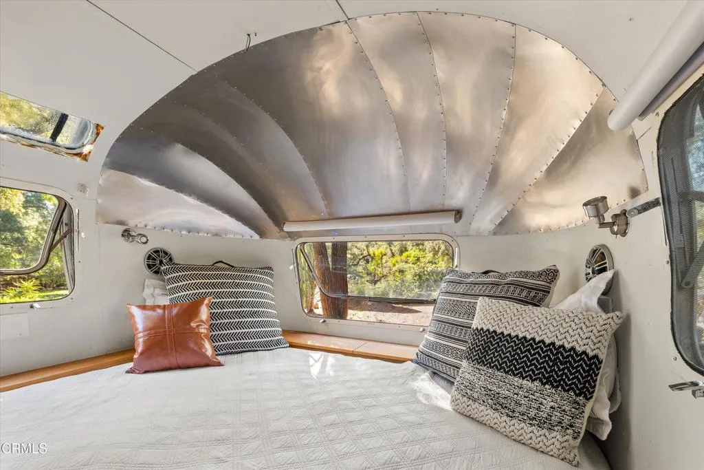 Ojai, California 93023, United States, 3 Bedrooms Bedrooms, ,2 BathroomsBathrooms,Residential,Active,89834