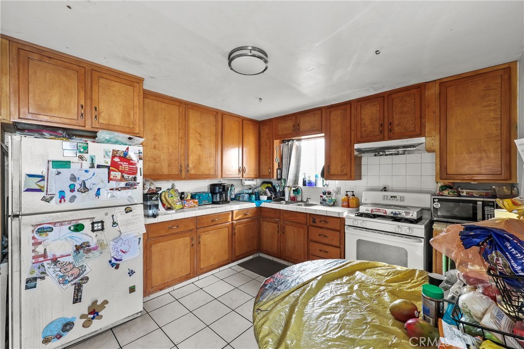 233 E Fremont