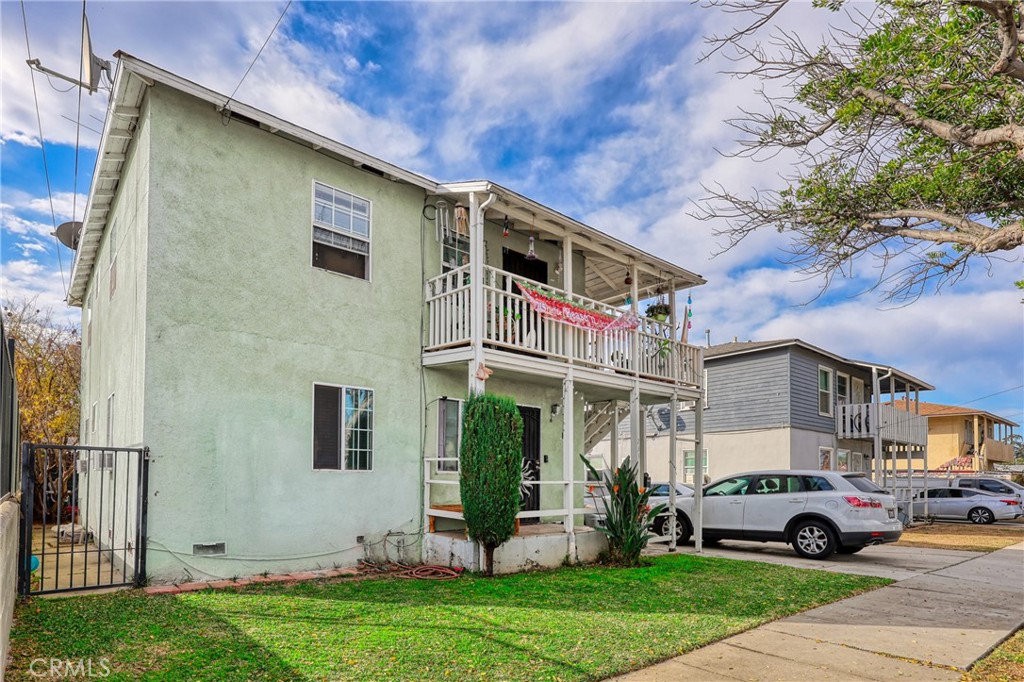 233 E Fremont