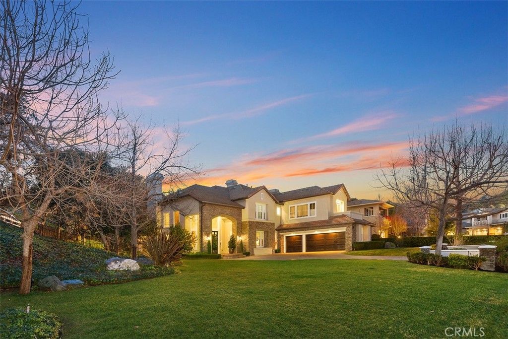 listing image 130721437403705146103