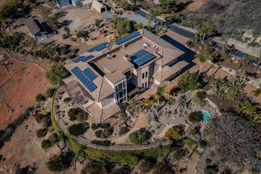 2362 Edgehill Road