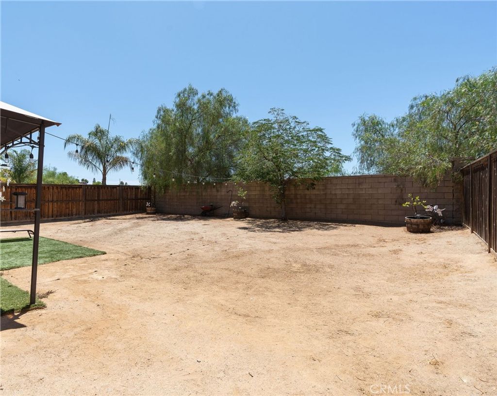 listing image 130728843015321834371