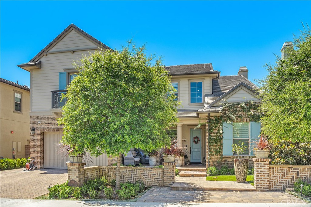 2476 N La Capella Court