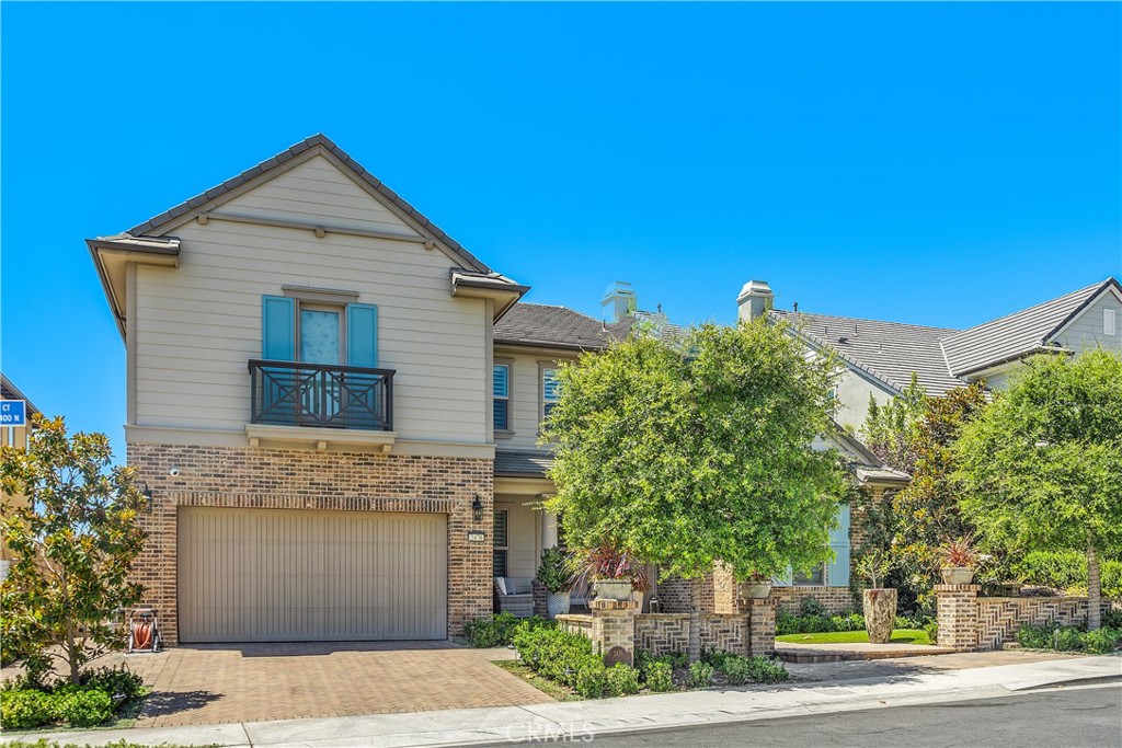 2476 N La Capella Court
