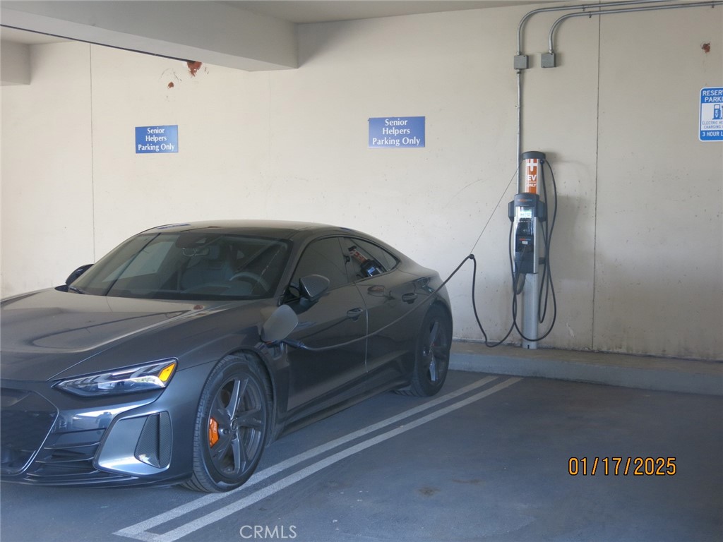 4501 cerritos