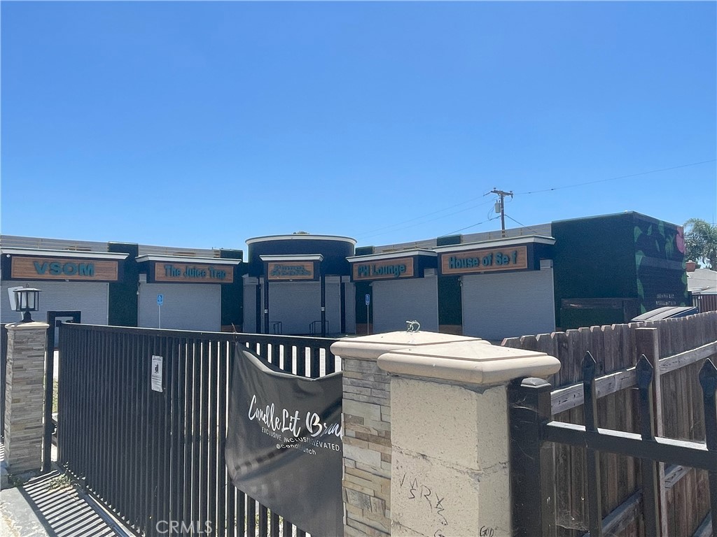 546 W Compton Boulevard