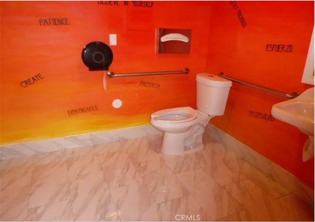 Compton, California 90220, United States, ,Commercial,Active,48014