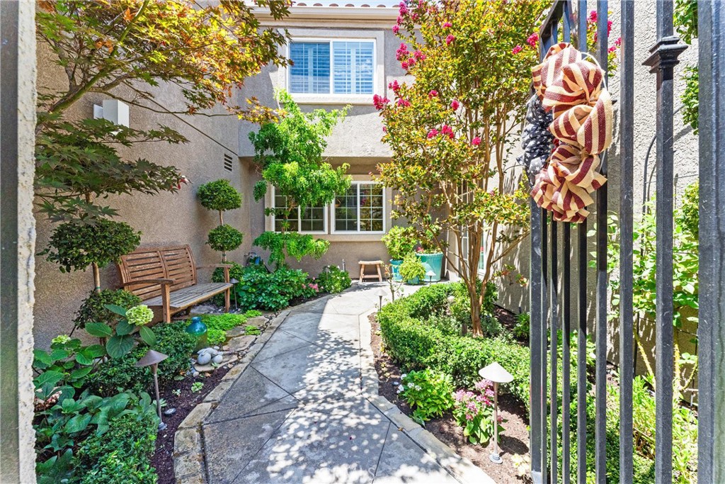View Mission Viejo, CA 92692 townhome
