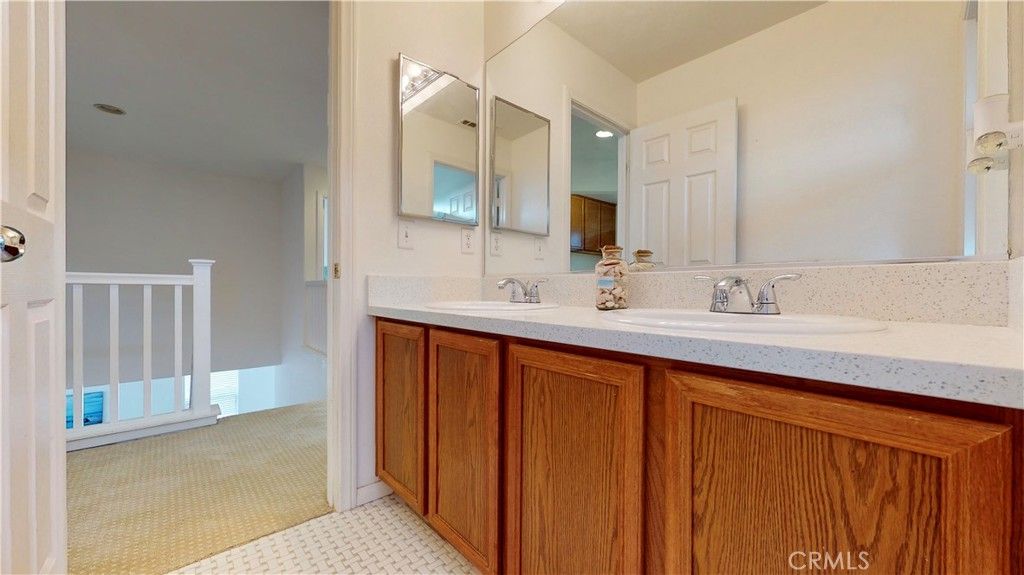 listing image 130728942028172085305