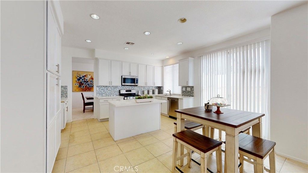 listing image 130722011033458018330
