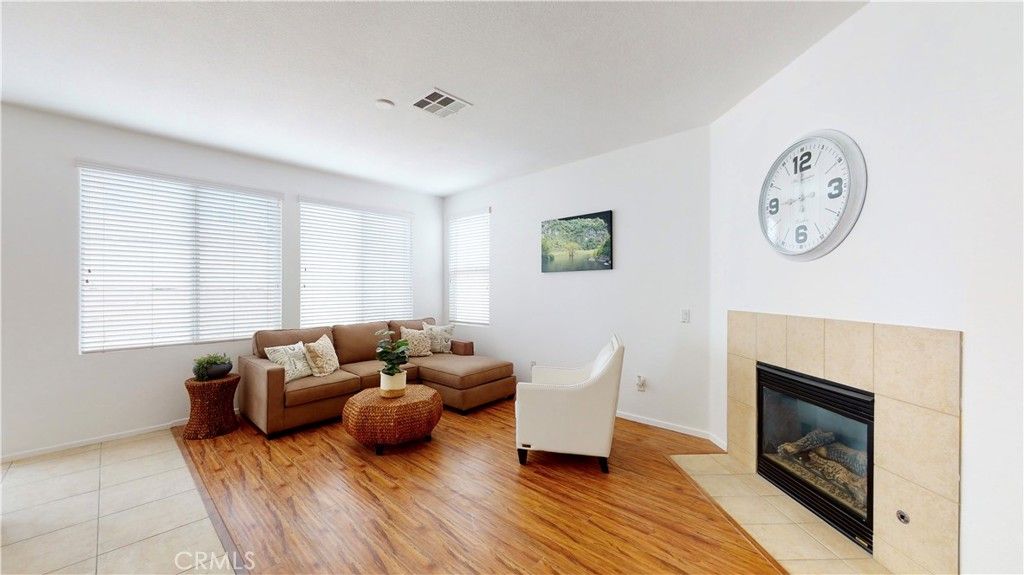 listing image 130721691264297449113