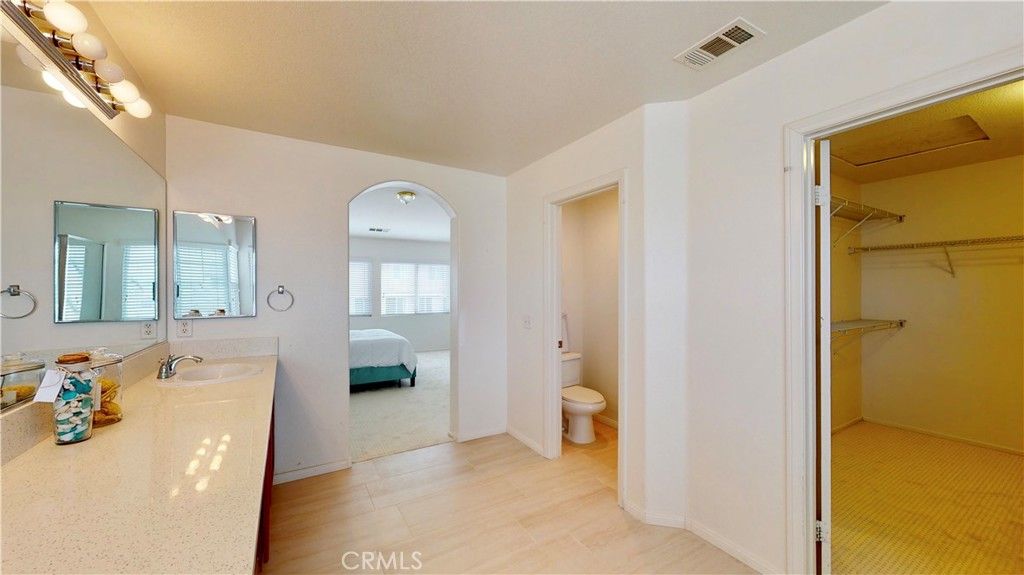 listing image 130722057067270097085