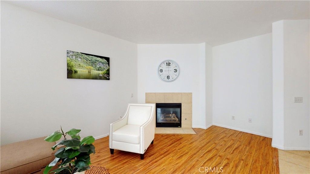 listing image 130720455119134217252